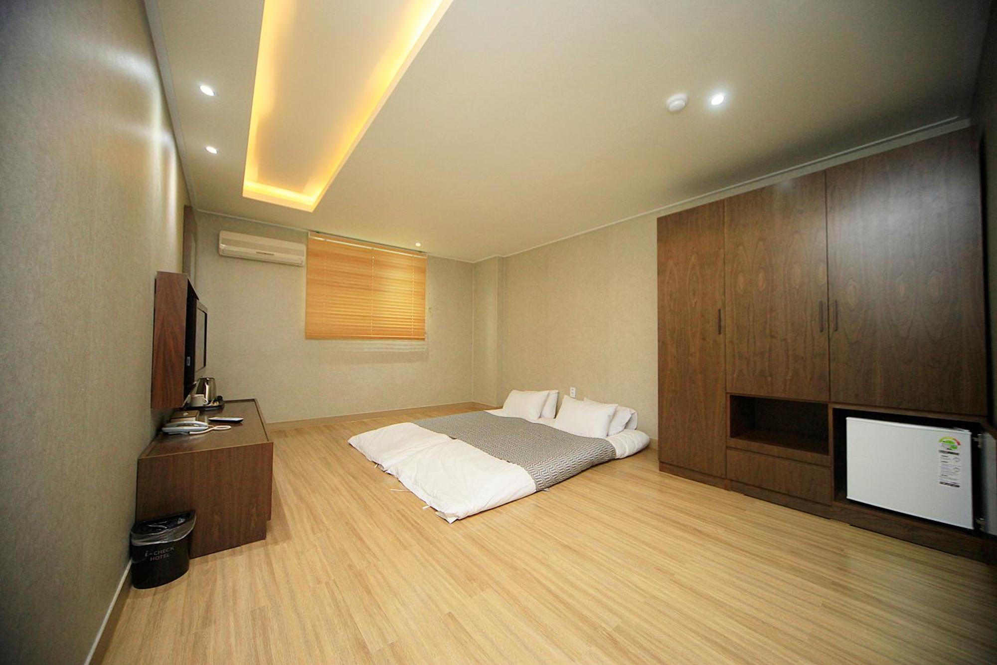 I-Check Hyunjin Hotel Tonghe Kültér fotó